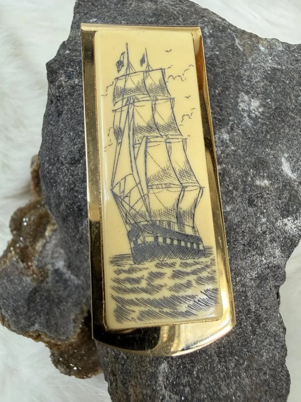Vintage Hadley Faux Scrimshaw Ship Gold Tone Money Clip 2